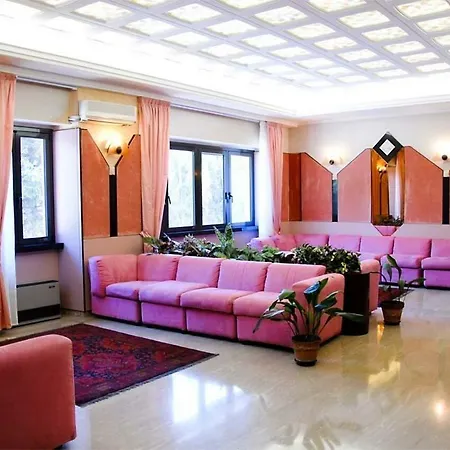 Hotel Albergo Miramonti 3*