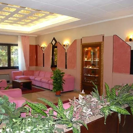 Hotel Albergo Miramonti 3*